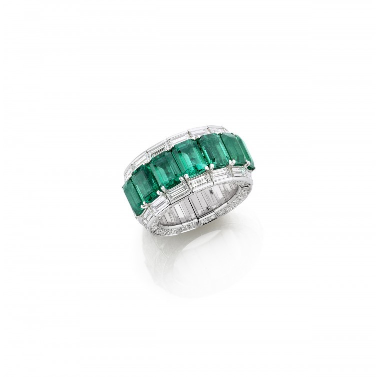 Xpandable diamond and emerald ring in Palm Desert, California on El Paseo